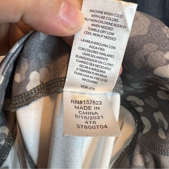 Eddie Bauer Leopard Printed Grey Leggings size Large (14/16) - Picture 5 of 7